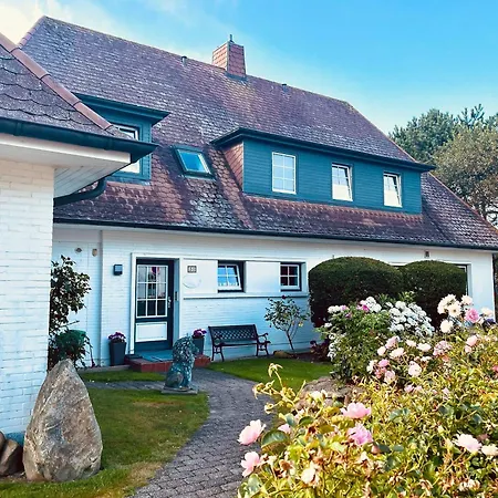 Sea-cottage-four *